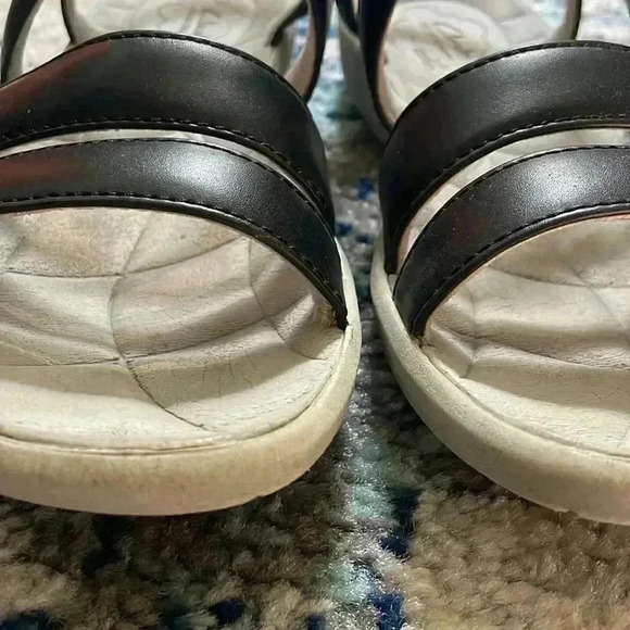 Clarks cloud stepper‘s soft cushion Velcro sandals, 8.5. - Picture 4 of 8